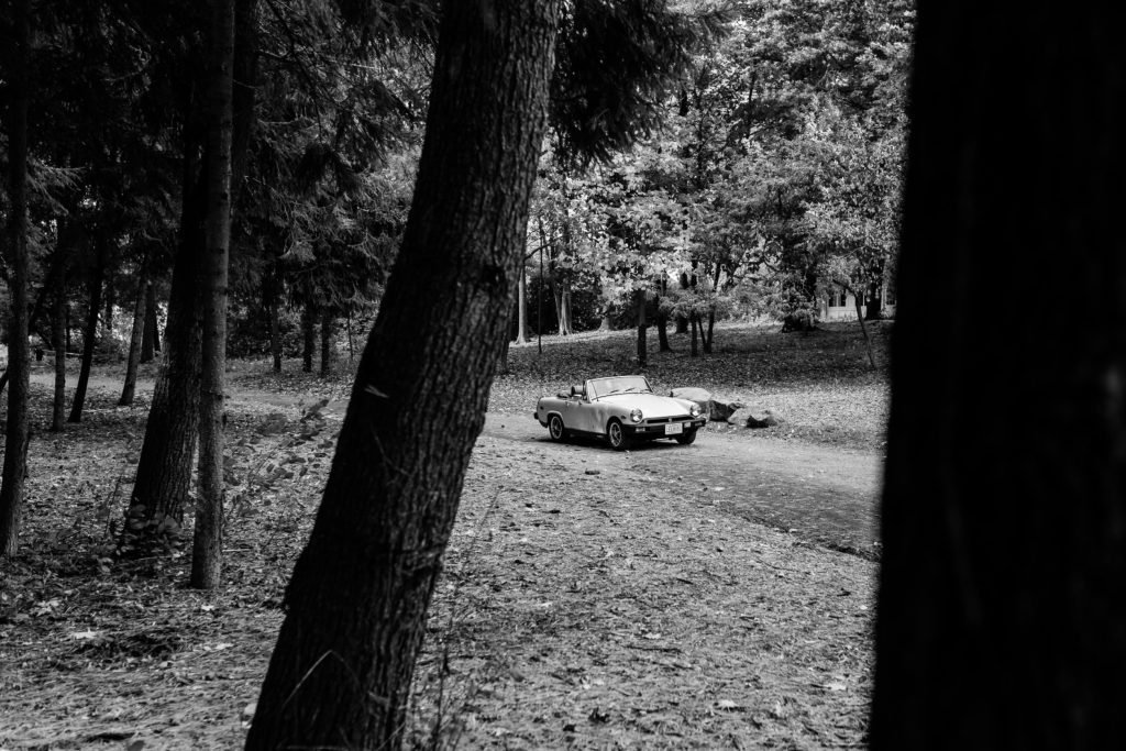 Midget MG classic car, photography, engagements photos, fall, leaves, Boston