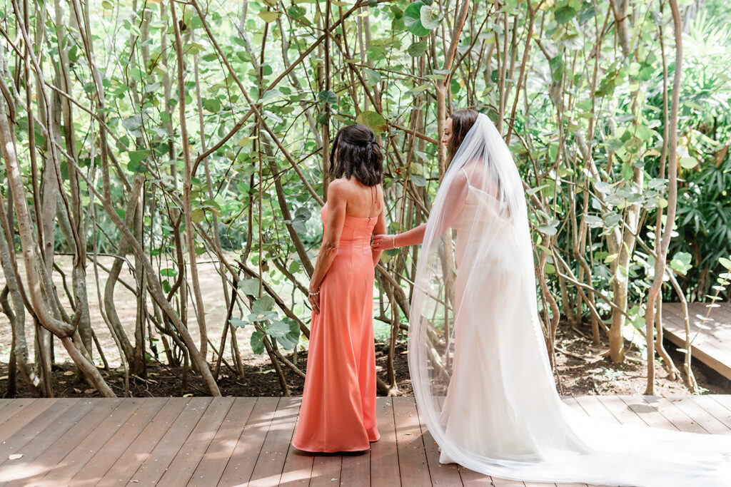 FirstLooks+Vows 33